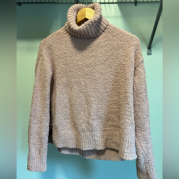 Light Pink Ugg cozy sweater - Picture 1 of 3